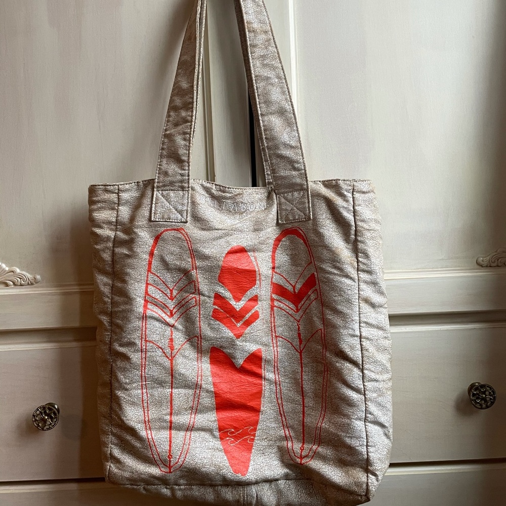 Billabong feather tote